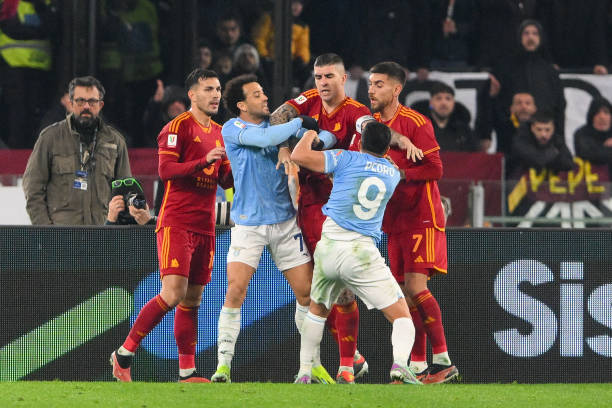 现代足球 现代足球