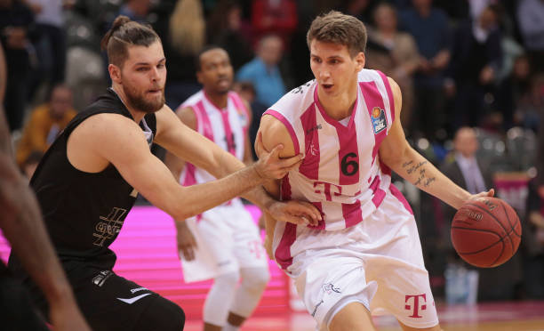 还在接发球 还在接发球